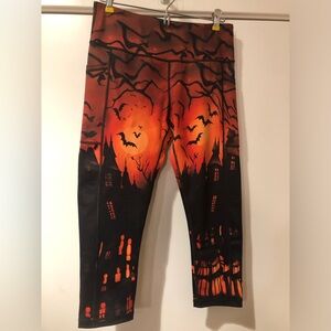 CVG Haunted House capris size medium